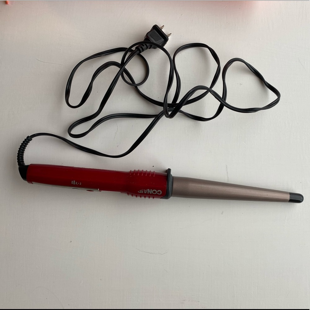 CONAIR 1-.5 inch curling wand